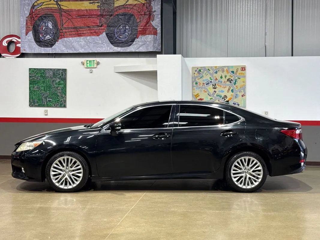 Used 2013 Lexus ES 350 w/ Luxury Pkg FWD image 4