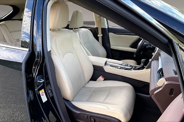 Used 2017 Lexus RX 350 FWD w/ Luxury Package image 26