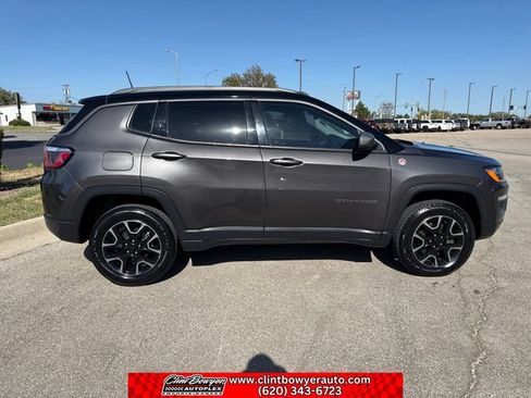 Used 2018 Jeep Compass Trailhawk w/ Leather Interior Group AWD/4WD image 7
