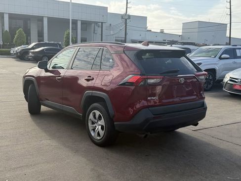 Used 2021 Toyota RAV4 LE image 7