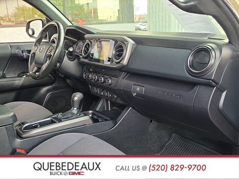 Used 2019 Toyota Tacoma TRD Off-Road image 31
