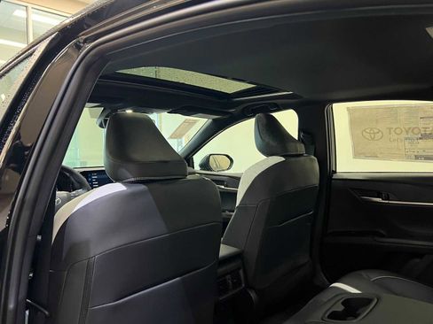 New 2026 Toyota Camry Hybrid image 12