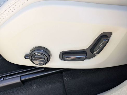 New 2026 Volvo XC60 B5 Ultra w/ Protection Package Premier image 21