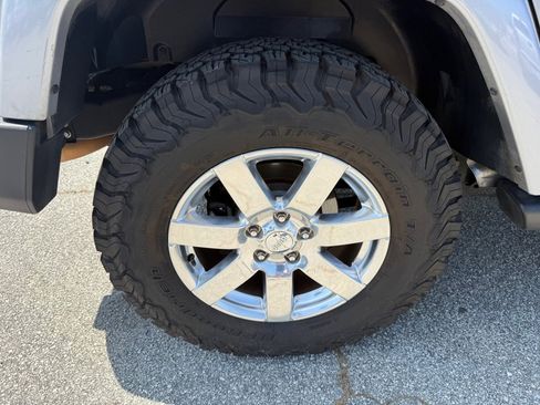 Used 2017 Jeep Wrangler Unlimited Sahara w/ Dual Top Group image 18