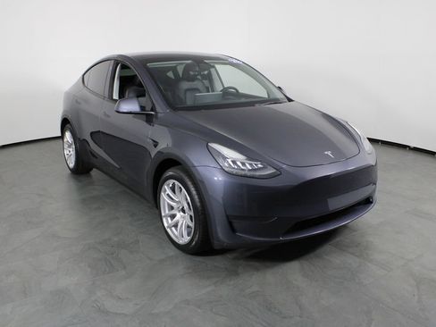 Used 2023 Tesla Model Y Long Range AWD/4WD image 4
