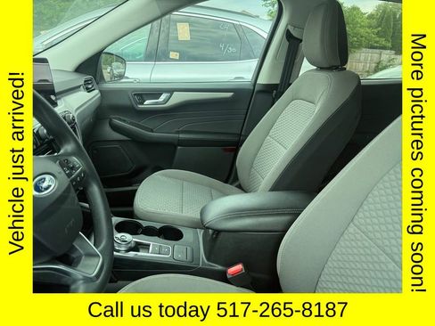Used 2021 Ford Escape SE FWD image 3