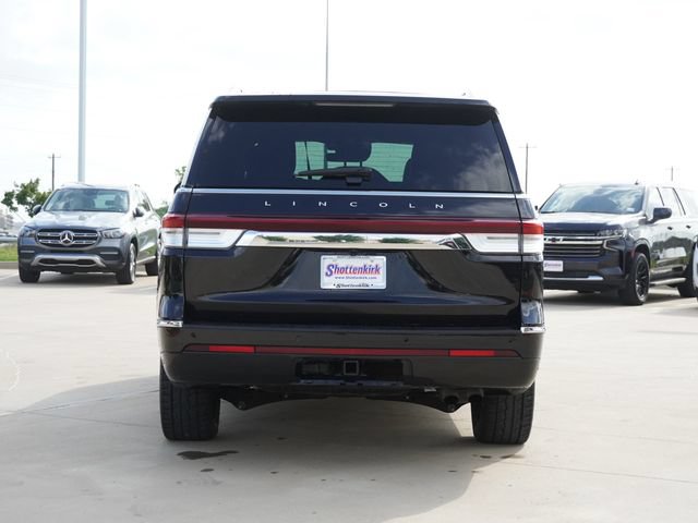Used 2023 Lincoln Navigator Reserve AWD/4WD image 4