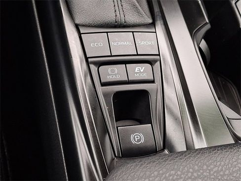 Certified 2025 Toyota Camry SE w/ Convenience Package image 23