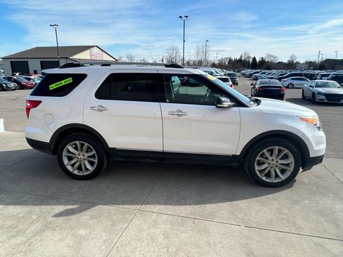 Used 2014 Ford Explorer XLT w/ Equipment Group 202A image 4