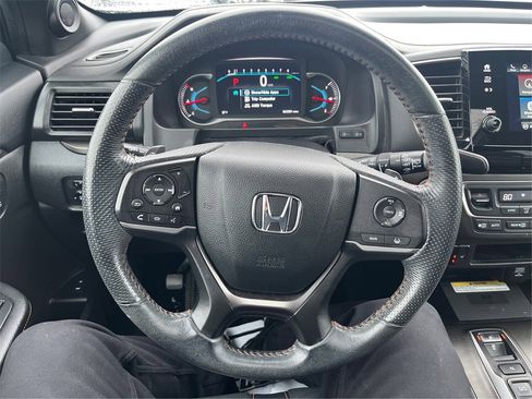 Certified 2022 Honda Pilot TrailSport image 17