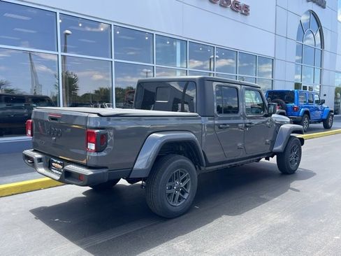 New 2025 Jeep Gladiator Sport image 7