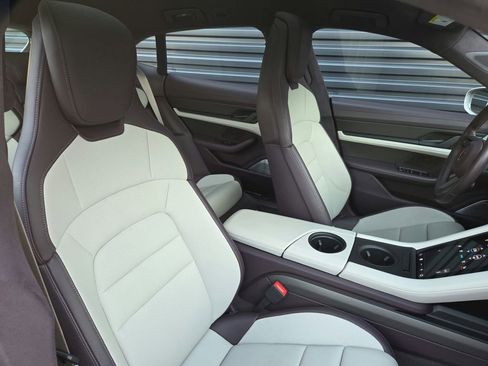 Certified 2025 Porsche Taycan Turbo image 19