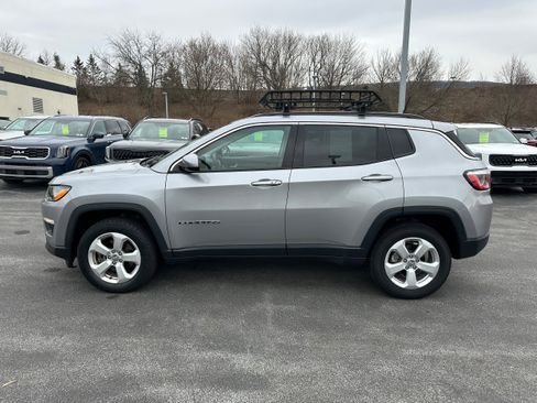 Used 2018 Jeep Compass Latitude w/ Cold Weather Group image 8