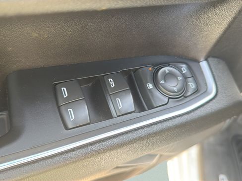 Used 2024 Chevrolet Silverado 1500 LT AWD/4WD image 19
