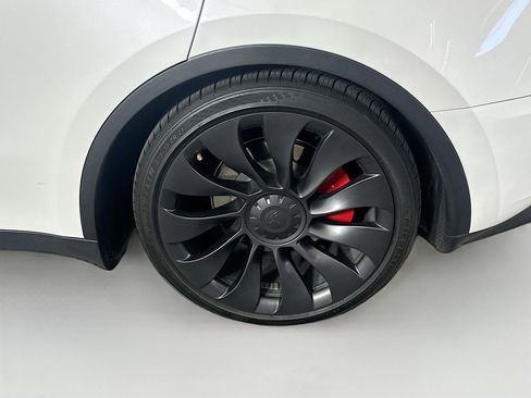 Used 2023 Tesla Model Y Performance AWD/4WD image 11