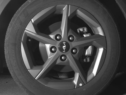 Used 2025 Kia K4 FWD image 13