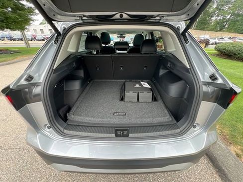 New 2025 Volkswagen Tiguan SE image 23