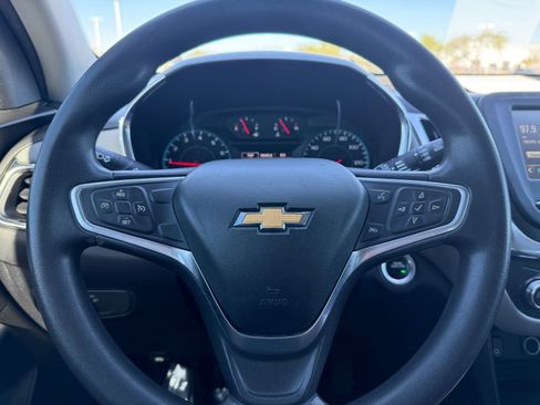 Used 2018 Chevrolet Equinox LS image 25