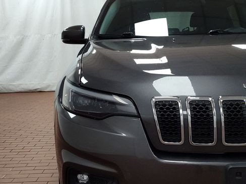 Used 2019 Jeep Cherokee Latitude Plus image 9