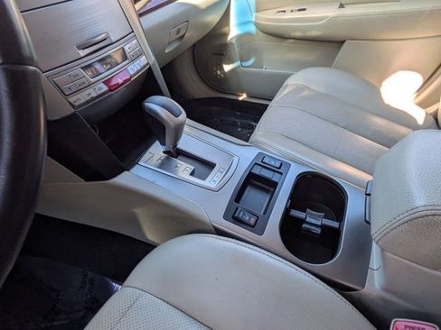 Used 2010 Subaru Outback 2.5i Limited image 16