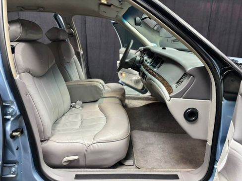 Used 1997 Lincoln Town Car Executive image 29