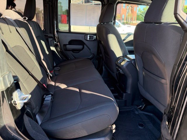 Used 2023 Jeep Wrangler Unlimited w/ Cold Weather Group AWD/4WD image 22