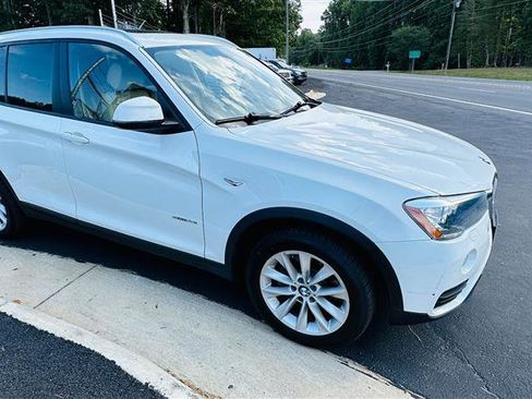 Used 2017 BMW X3 sDrive28i image 9