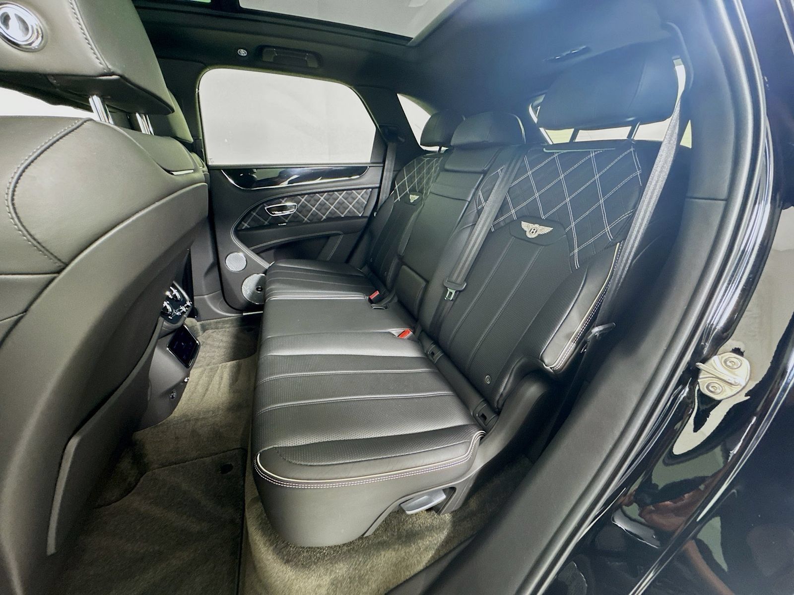 Certified 2021 Bentley Bentayga AWD/4WD image 25