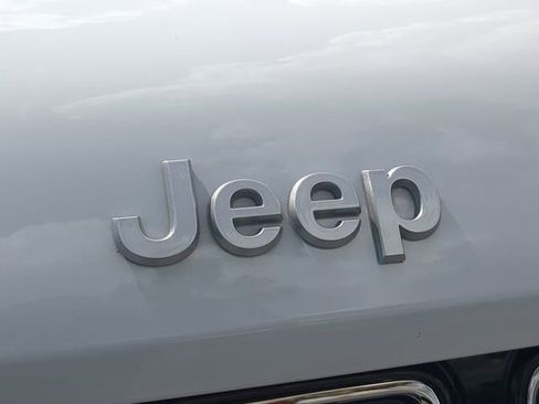 Certified 2025 Jeep Grand Cherokee Overland w/ Adv Protech Group III AWD/4WD image 13