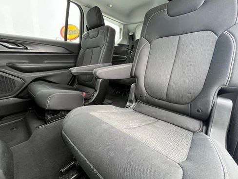 Used 2023 Jeep Grand Cherokee L Laredo image 25