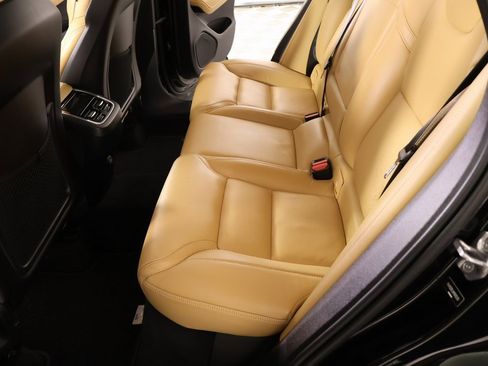 Used 2021 Volvo XC60 T5 Inscription w/ Advanced Package image 13