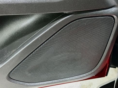 Used 2023 GMC Terrain SLE w/ Driver Convenience Package image 18