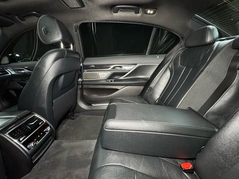 Used 2016 BMW 740i image 21