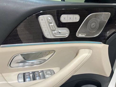 Used 2020 Mercedes-Benz GLS 450 4MATIC image 23