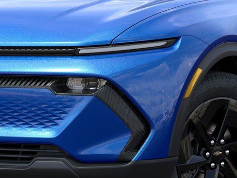 New 2026 Chevrolet Equinox EV LT image 10