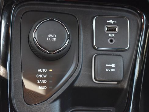 Used 2021 Jeep Compass Limited image 32