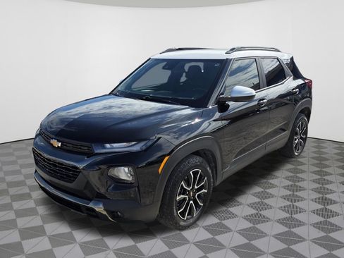 Used 2023 Chevrolet TrailBlazer ACTIV FWD image 2