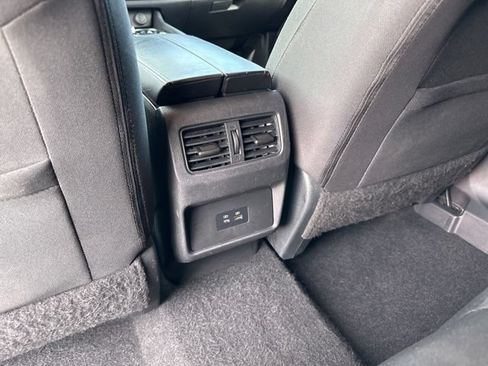 Used 2022 Nissan Rogue SV AWD/4WD image 16