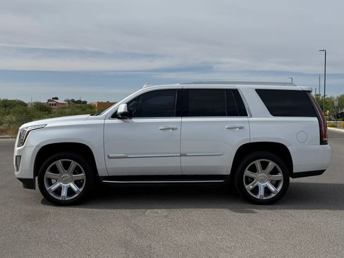 Used 2016 Cadillac Escalade Luxury RWD image 5