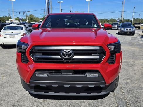 Used 2025 Toyota Tacoma SR5 image 14