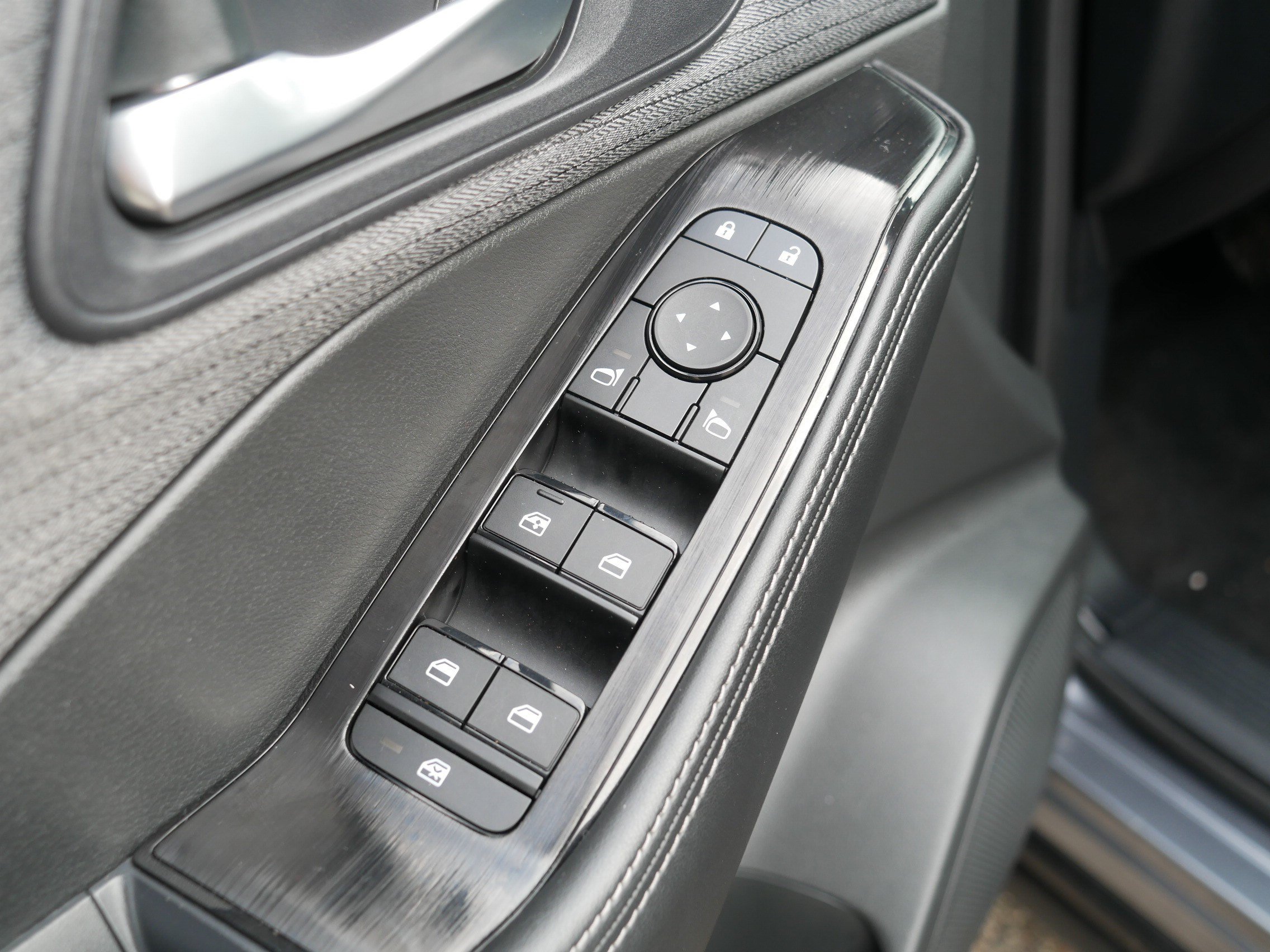 Certified 2023 Nissan Rogue SV AWD/4WD image 19