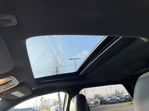 Used 2017 Dodge Durango R/T w/ Technology Group image 7