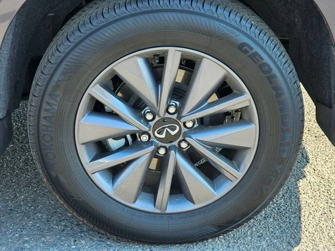 Used 2025 INFINITI QX80 Pure AWD/4WD image 9