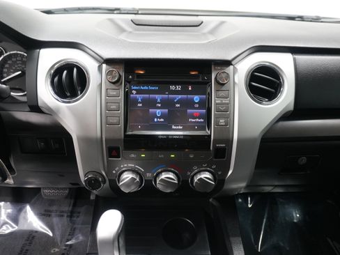 Used 2015 Toyota Tundra SR5 w/ SR5 Upgrade Package AWD/4WD image 16