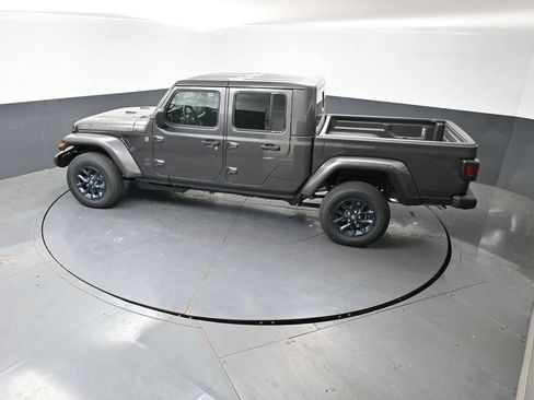 New 2026 Jeep Gladiator Sport AWD/4WD image 33