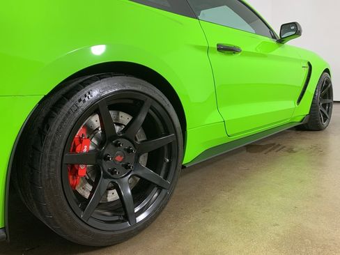 Used 2016 Ford Mustang Shelby GT350R w/ GT350R Equipment Group 920A image 9