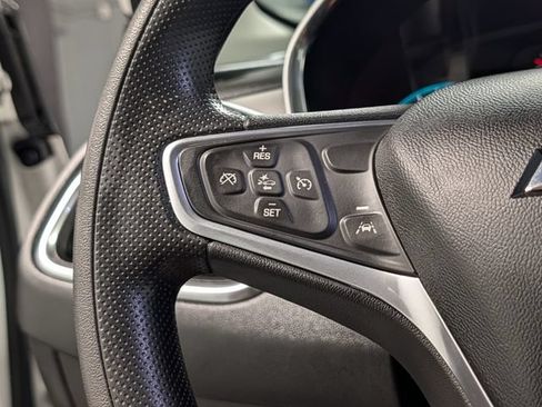 Used 2021 Chevrolet Equinox LS FWD image 18