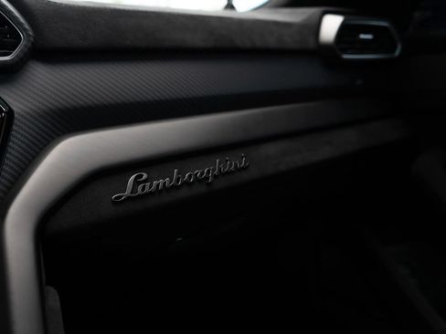Used 2024 Lamborghini Urus Performante AWD/4WD image 61