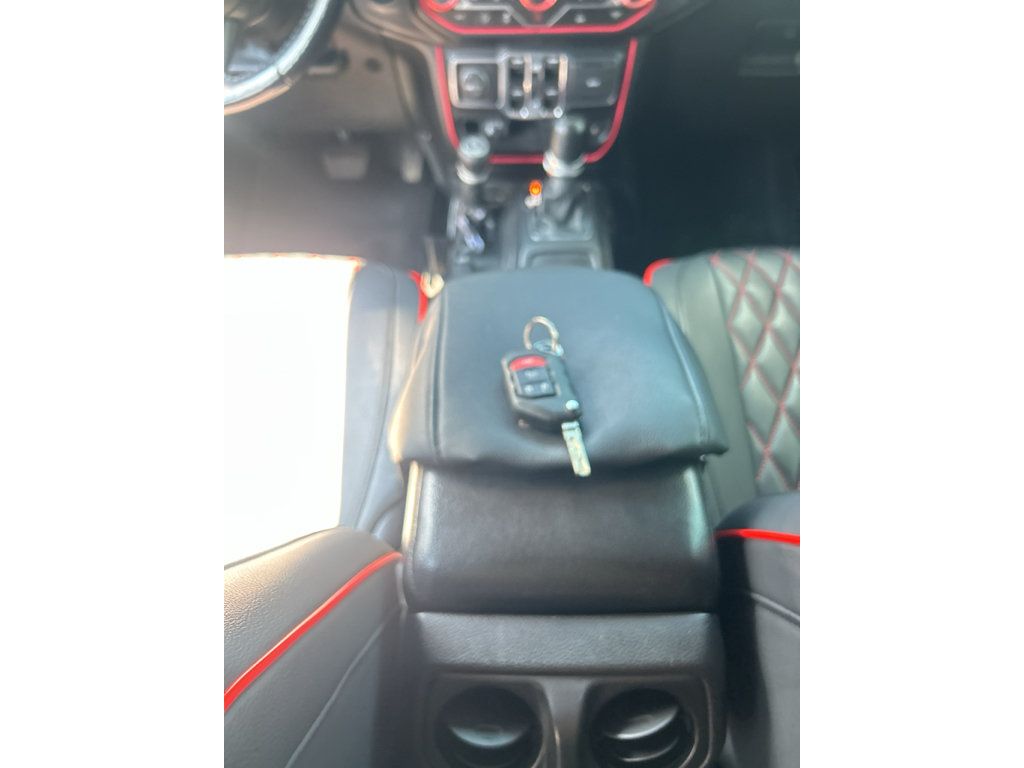Used 2021 Jeep Gladiator Sport AWD/4WD image 11