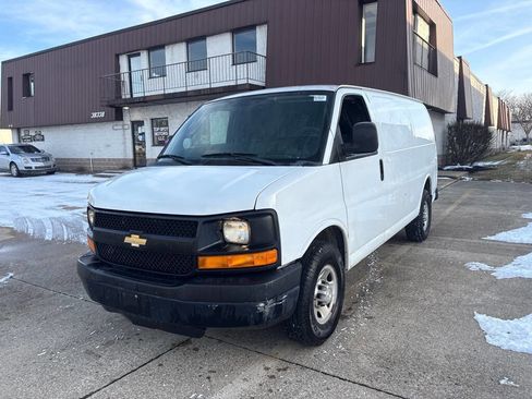 Used 2016 Chevrolet Express 2500 image 3